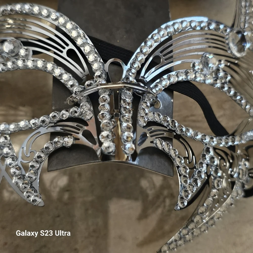 NWT Silver Rhinestone Metal Fashion Mask